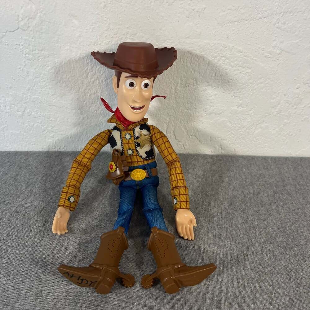 Disney Toy Story Sheriff Woody 12” Talking Pull String Action Figure Doll & Hat